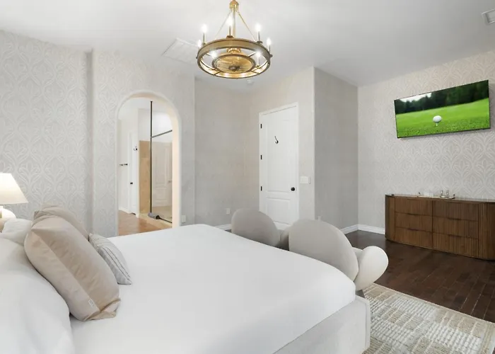 Holiday home Sienna Sanctuary | Heated Pool, Spa & Fire Pit *