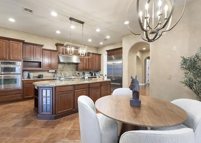 Holiday home Sienna Sanctuary | Heated Pool, Spa & Fire Pit