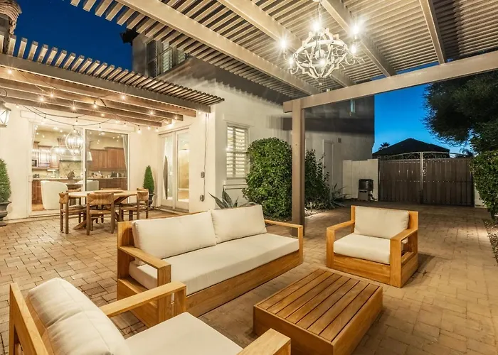 Sienna Sanctuary | Heated Pool, Spa & Fire Pit Holiday home *
