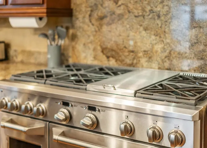 Sienna Sanctuary | Heated Pool, Spa & Fire Pit Chandler