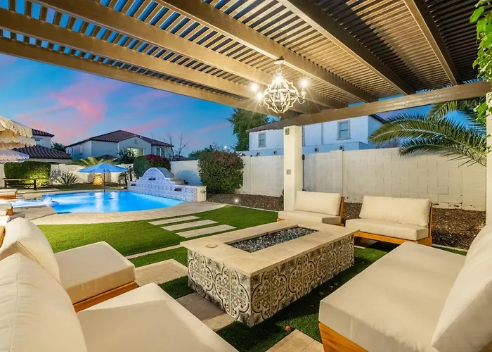 Sienna Sanctuary | Heated Pool, Spa & Fire Pit Holiday home