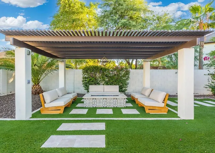 Sienna Sanctuary | Heated Pool, Spa & Fire Pit Holiday home Chandler