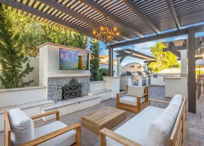 Sienna Sanctuary | Heated Pool, Spa & Fire Pit