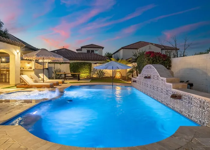 Sienna Sanctuary | Heated Pool, Spa & Fire Pit *